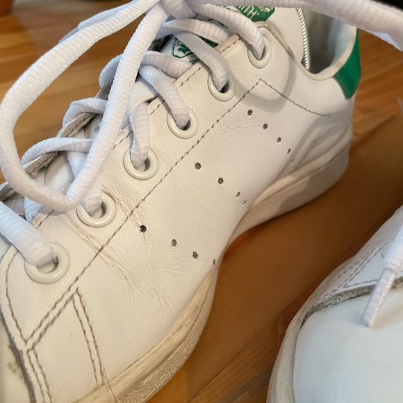 Adidas Stan Smith Tennis Shoes - Picture 4 of 7